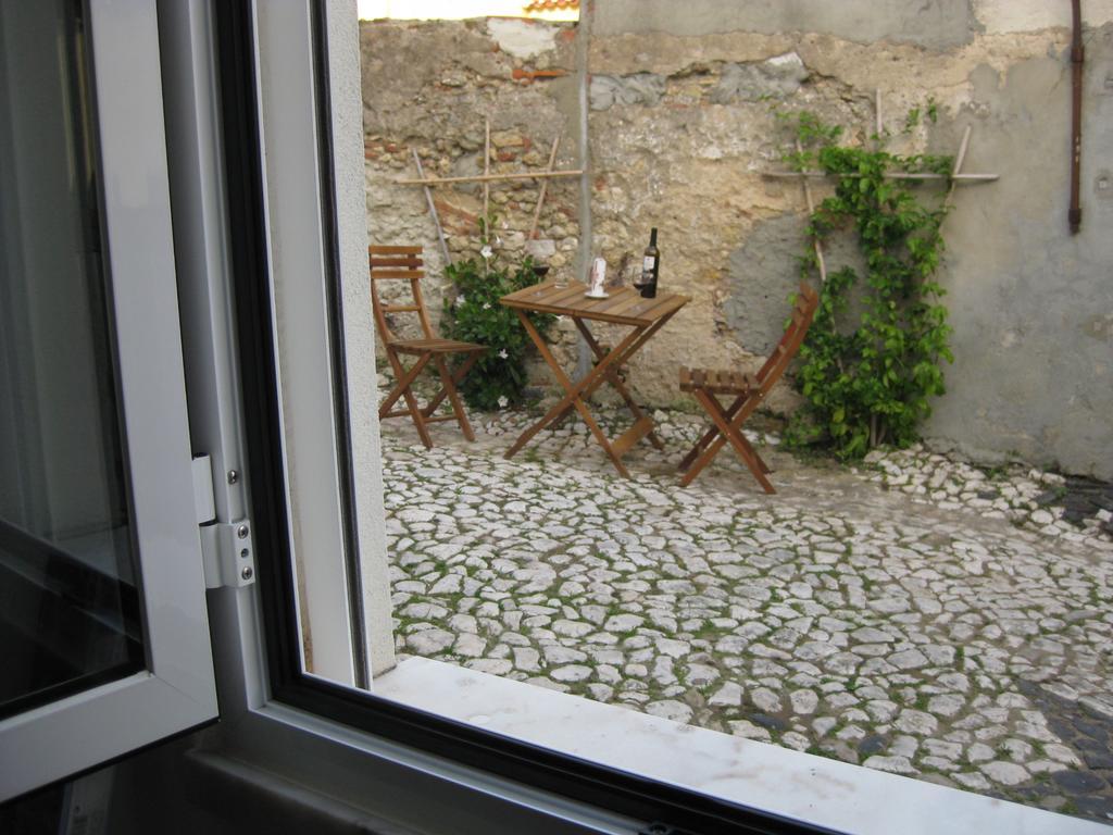 The Back Yard Nest Διαμέρισμα Lisboa Δωμάτιο φωτογραφία